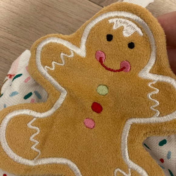 Cupcakes and Cashmere set of 2 gingerbread kitchen towels- NWT - Picture 5 of 6